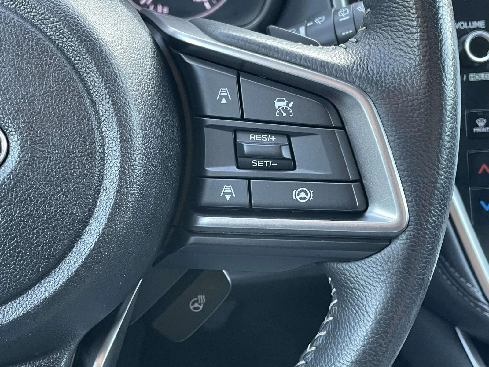 Used 2025 Magnetite Gray Metallic Subaru Limited image 11