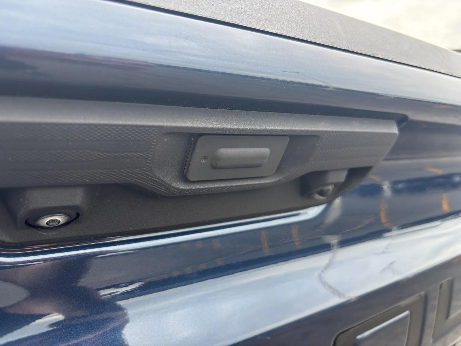 Used 2022 Northsky Blue Metallic Chevrolet RST image 31