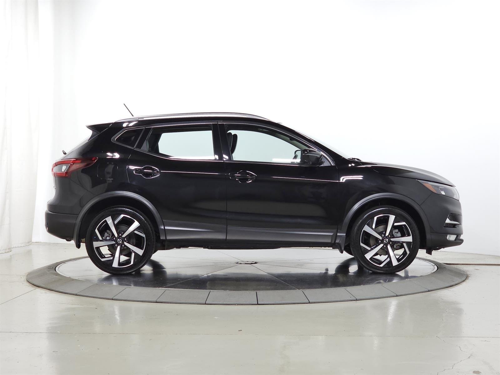 Used 2020 Magnetic Black Pearl G41 Nissan SL image 10