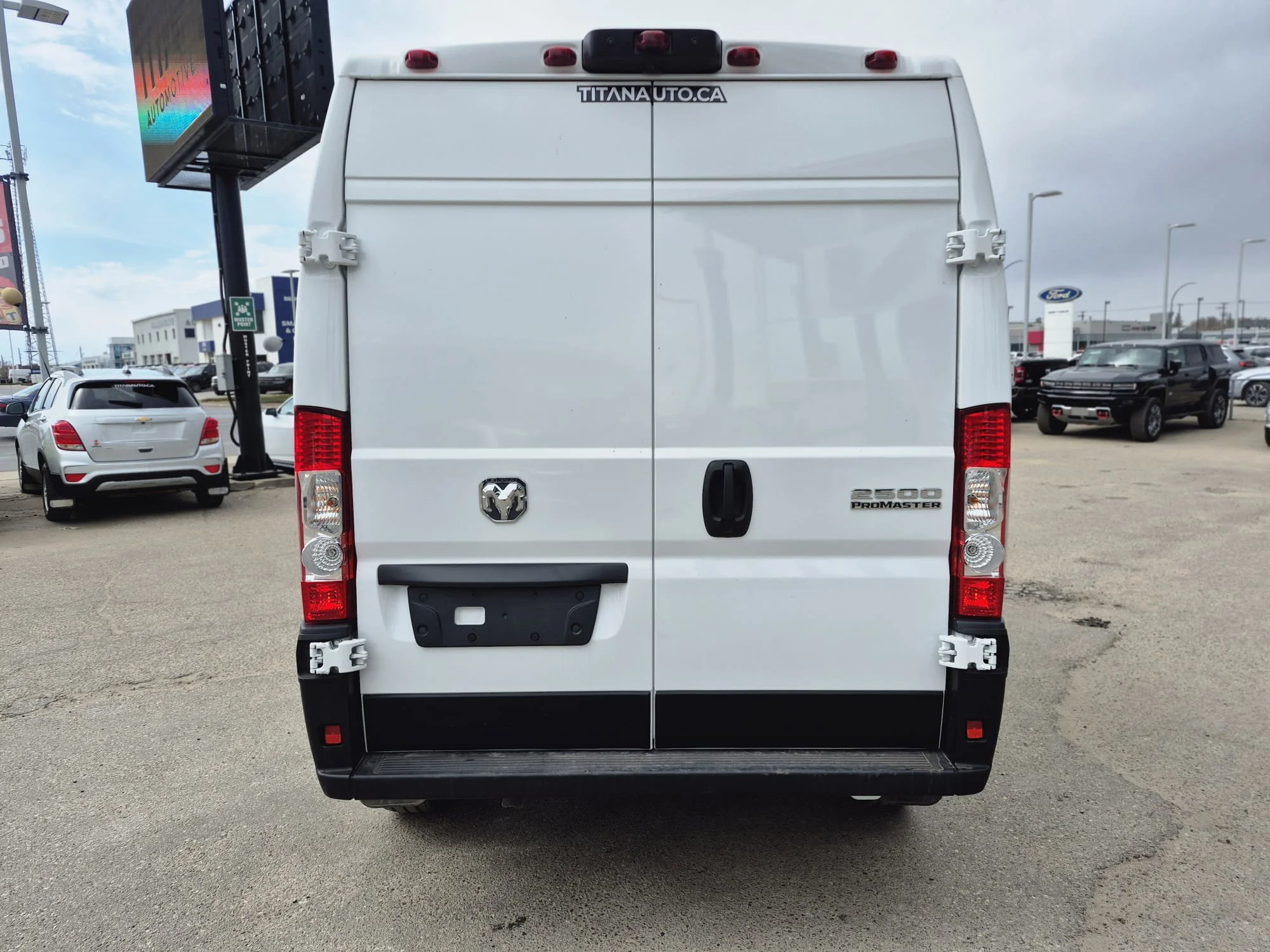 Certified Used 2025 White Ram Tradesmen*Full Size | 136in WB | ONLY 1542 km! | Lthr Seats | Adaptive Cruise | Cross-Wind Assist image 14