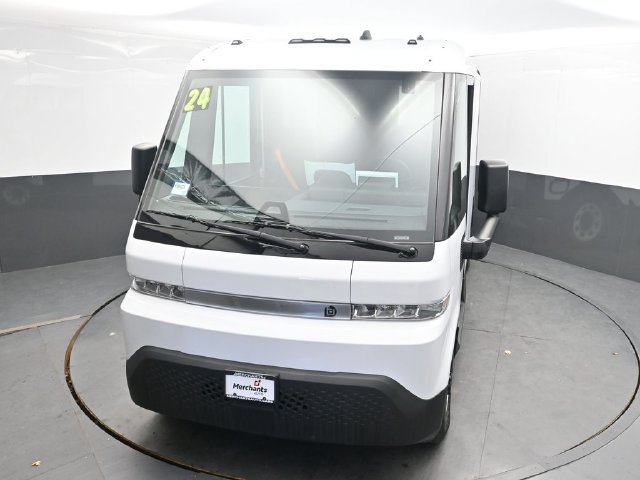 Used 2024 White BrightDrop  image 25