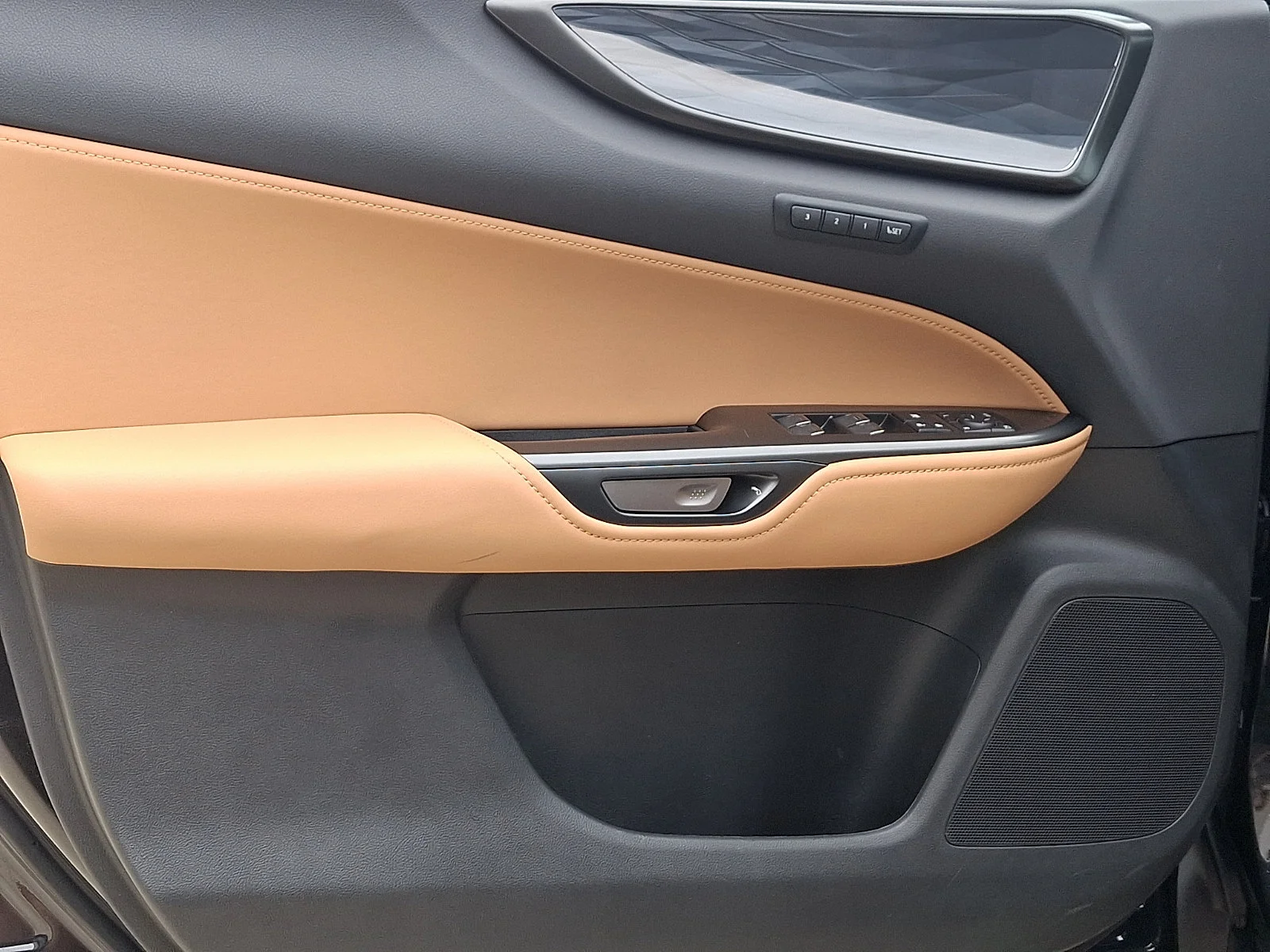 2025 Lexus NX 250 - Photo 11