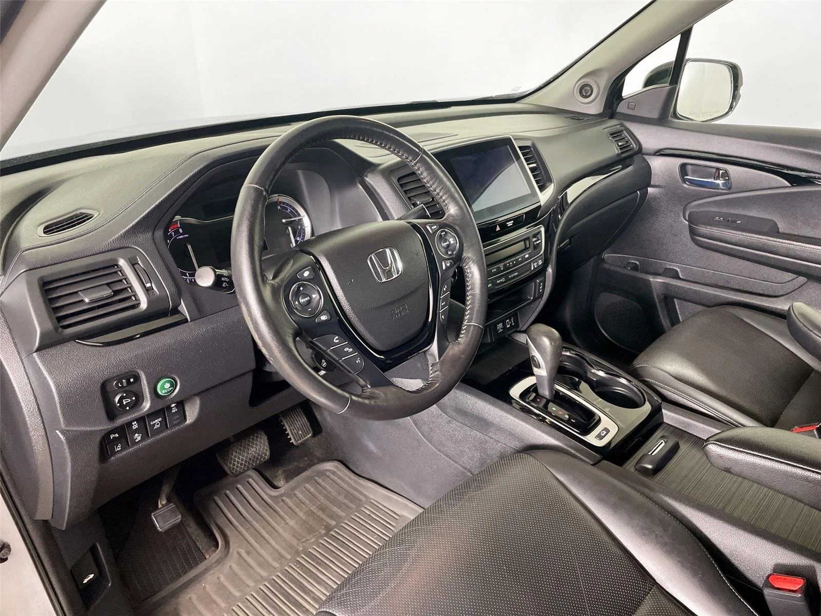Used 2017 Lunar Silver Metallic Honda RTL-E image 24