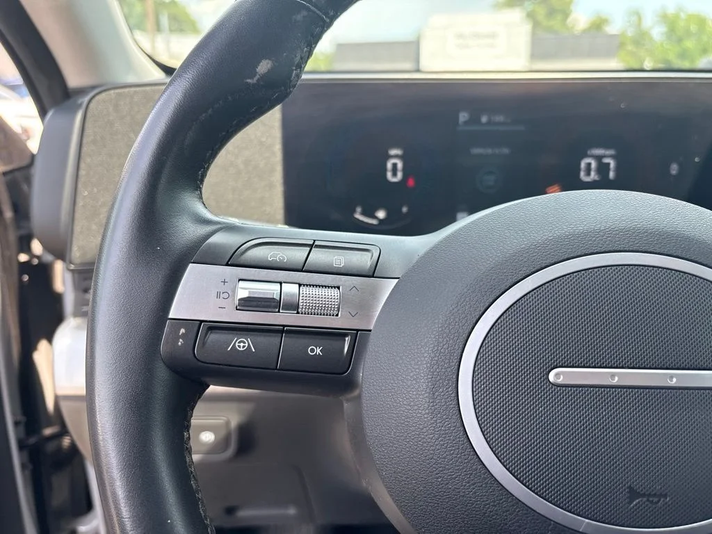 Used 2025 Gray Hyundai SEL image 23