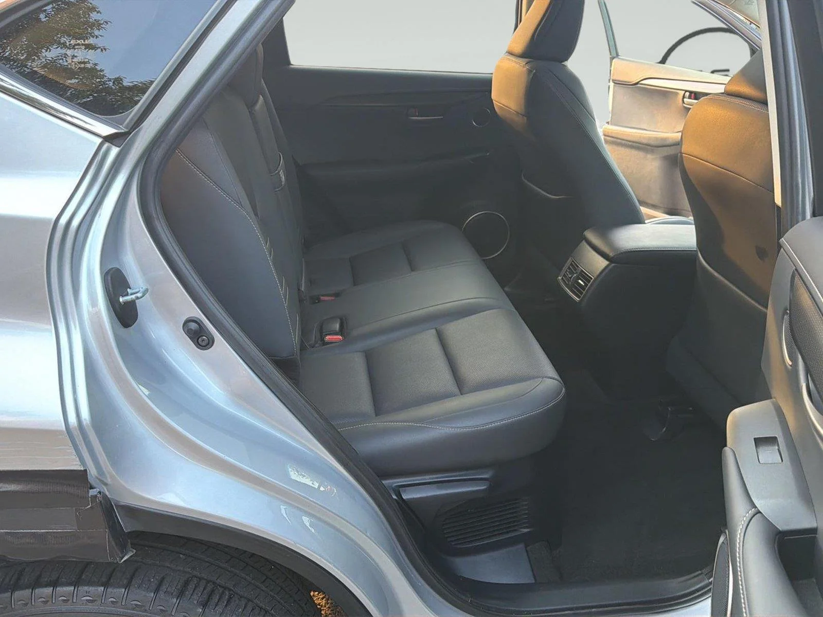 Used 2015 Silver Lining Metallic LEXUS  image 21