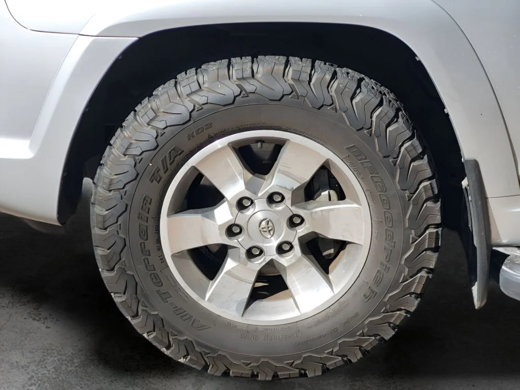 Used 2013 Classic Silver Metallic Toyota SR5 image 26