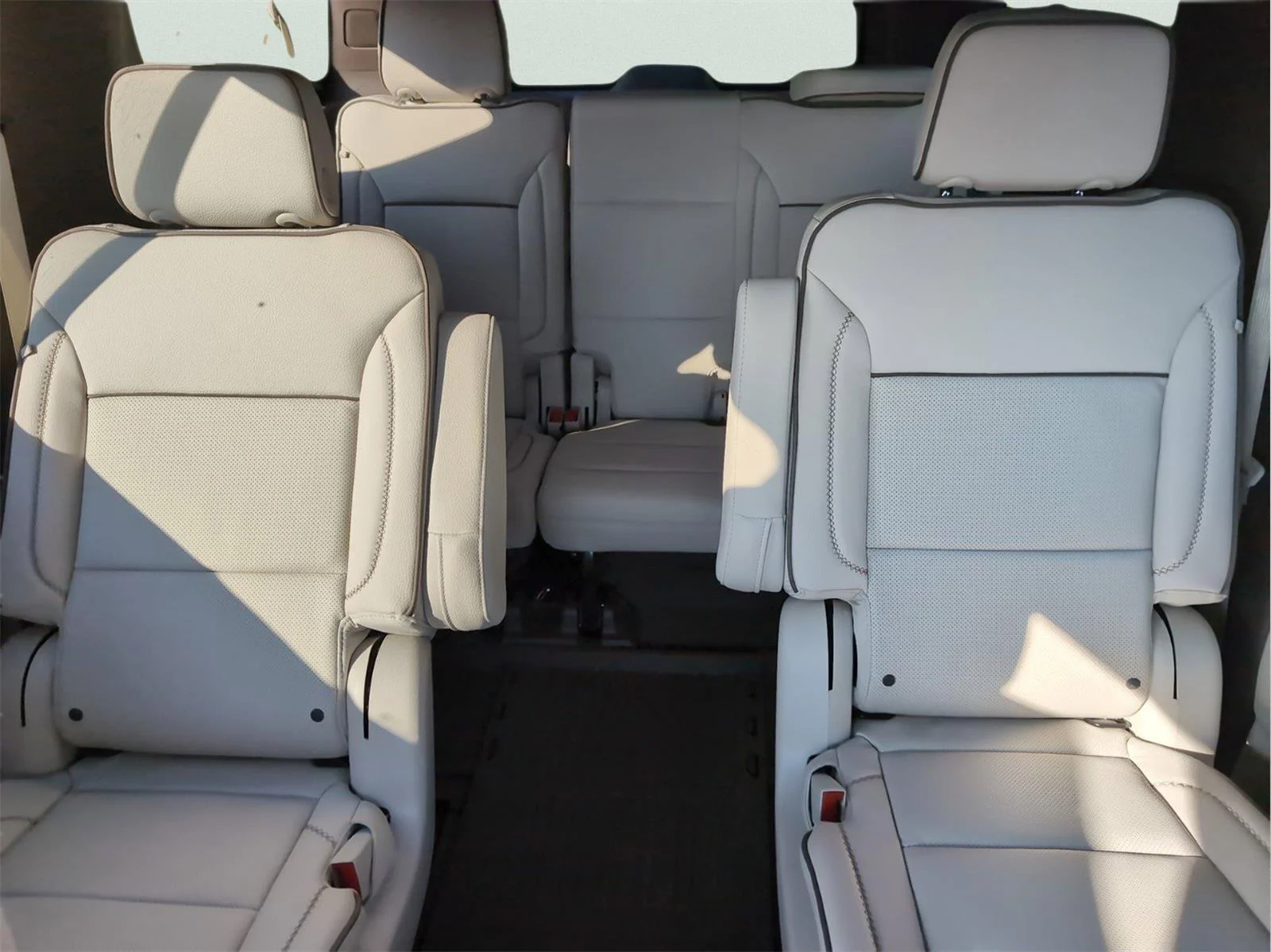 New 2026 Glacier White Tricoat GMC Denali image 30