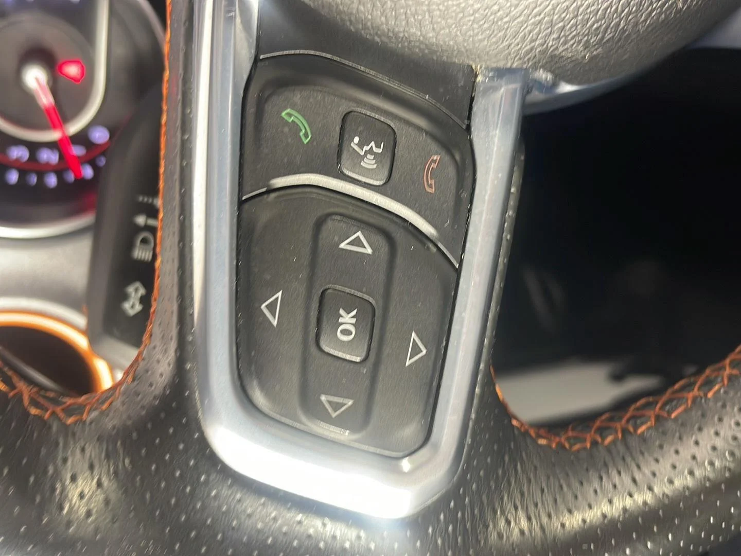 Used 2022 Bright White Clearcoat Jeep Mojave image 48