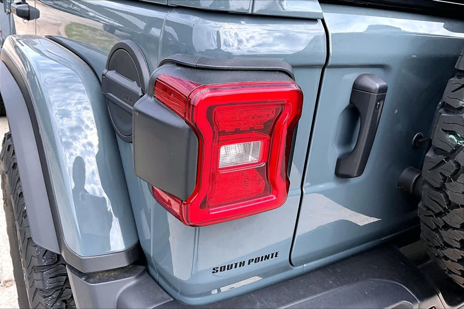New 2026 Anvil Clear-Coat Exterior Paint Jeep Rubicon X image 15