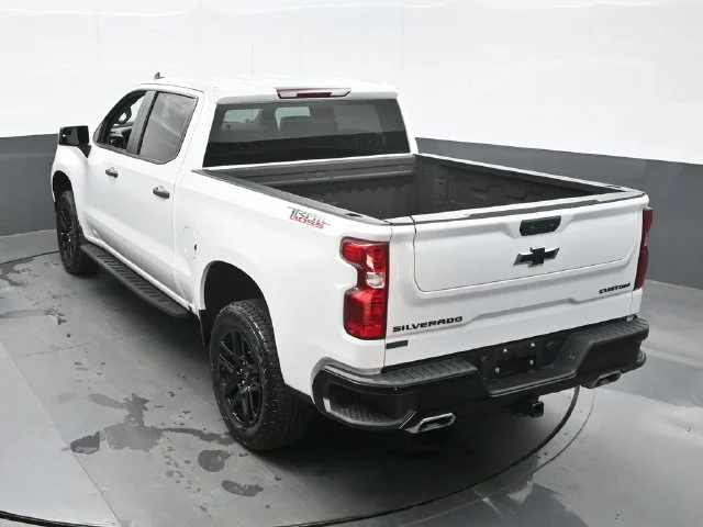 Used 2025 Summit White Chevrolet Custom Trail Boss image 10