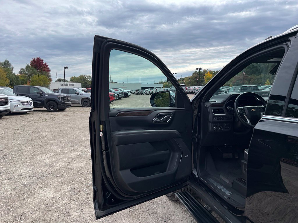 Used 2023 BLACK Chevrolet Premier image 16