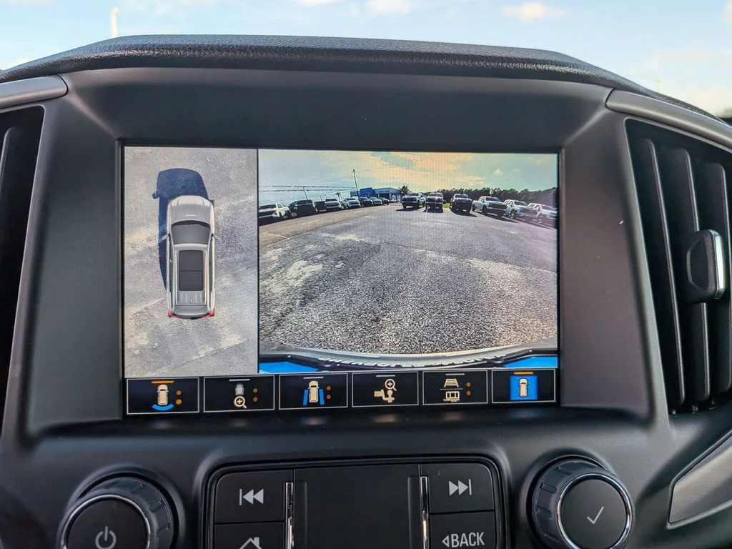 Used 2024 Silver GMC AT4 image 25