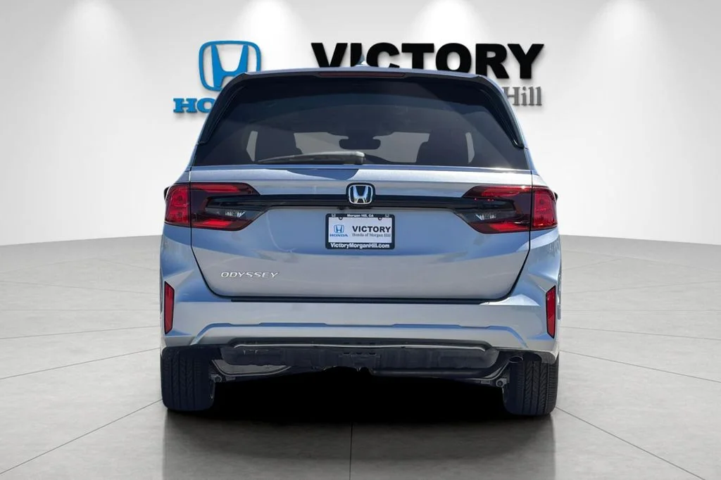 New 2026 Solar Silver Metallic Honda EX-L image 5