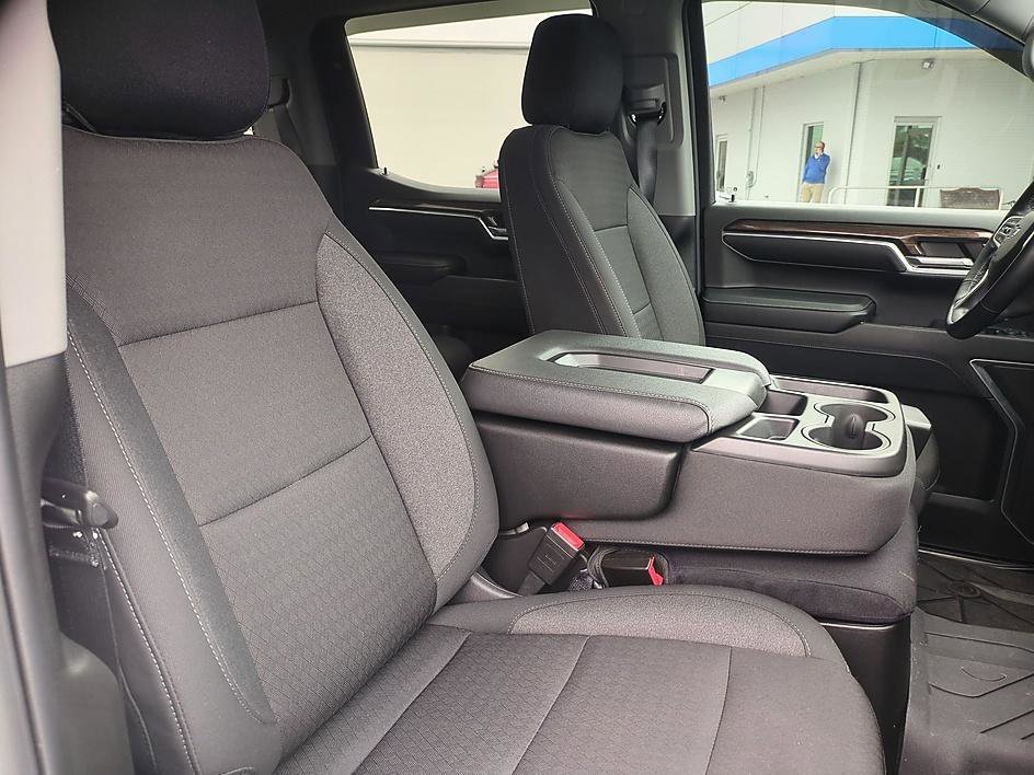 Used 2024 Summit White Chevrolet RST image 33