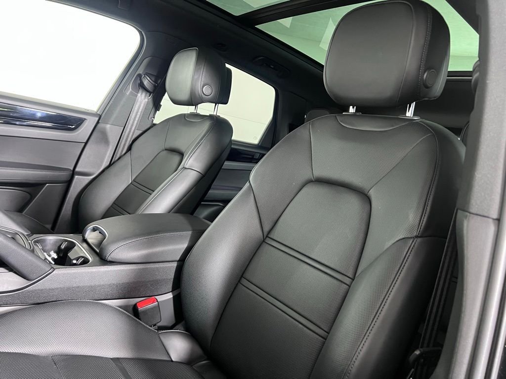 Certified Used 2023  Porsche S image 5