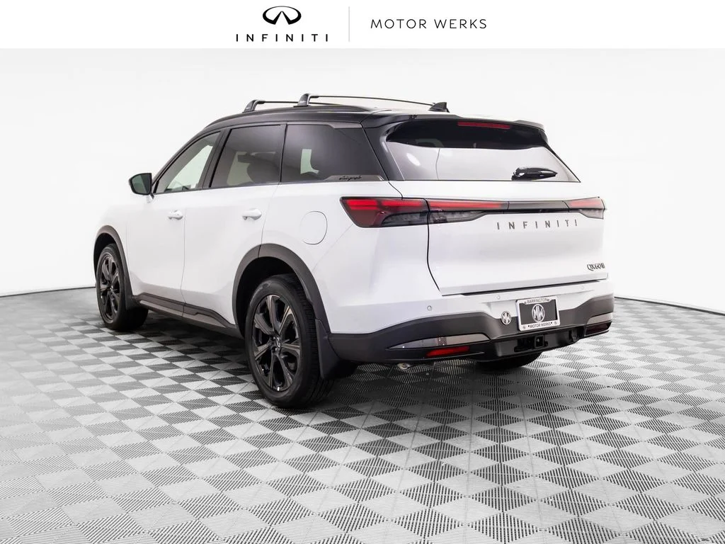 New 2027 2T RAD WHT INFINITI Autograph AWD image 3
