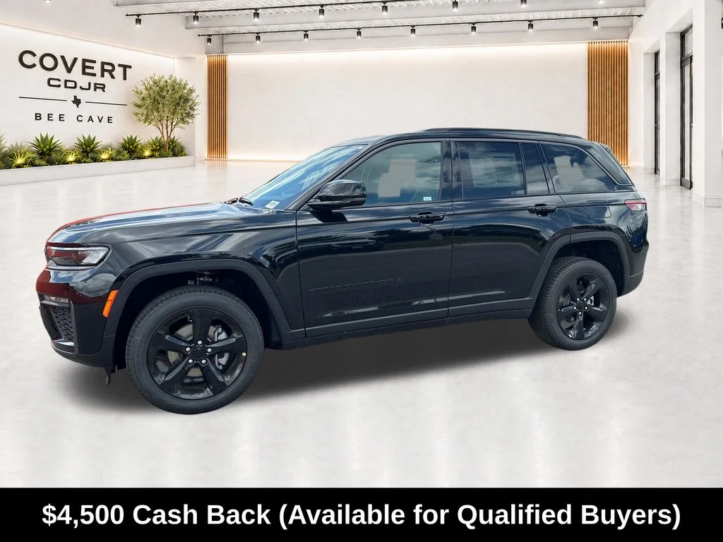 New 2026 Diamond Black Crystal Pearl-Coat Exterior Paint Jeep Limited image 5