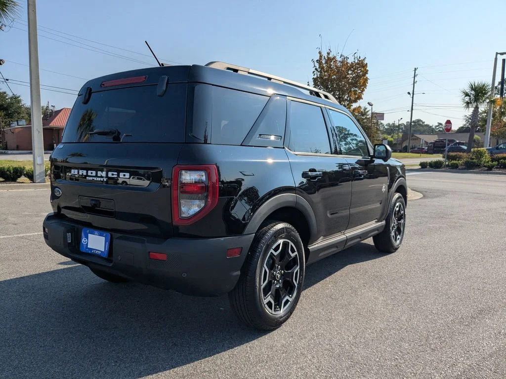 New 2025 Shadow Black Ford Outer Banks image 4