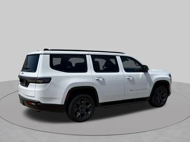New 2026 Bright White Clear-Coat Exterior Paint Jeep Limited Altitude image 4