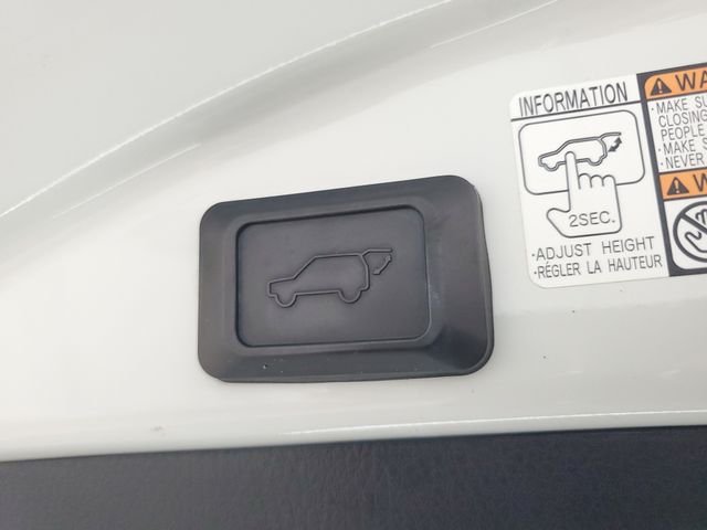Used 2017 White Toyota XLE image 10