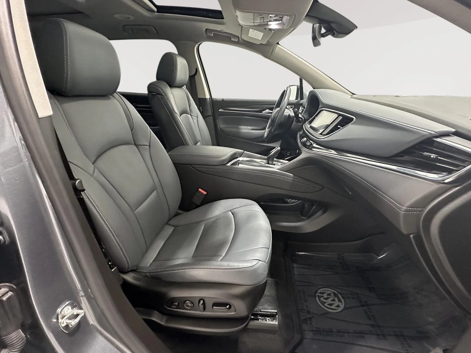 Used 2021 Includes Pitch Dark Night lower exterior accent color.) Buick Premium image 27