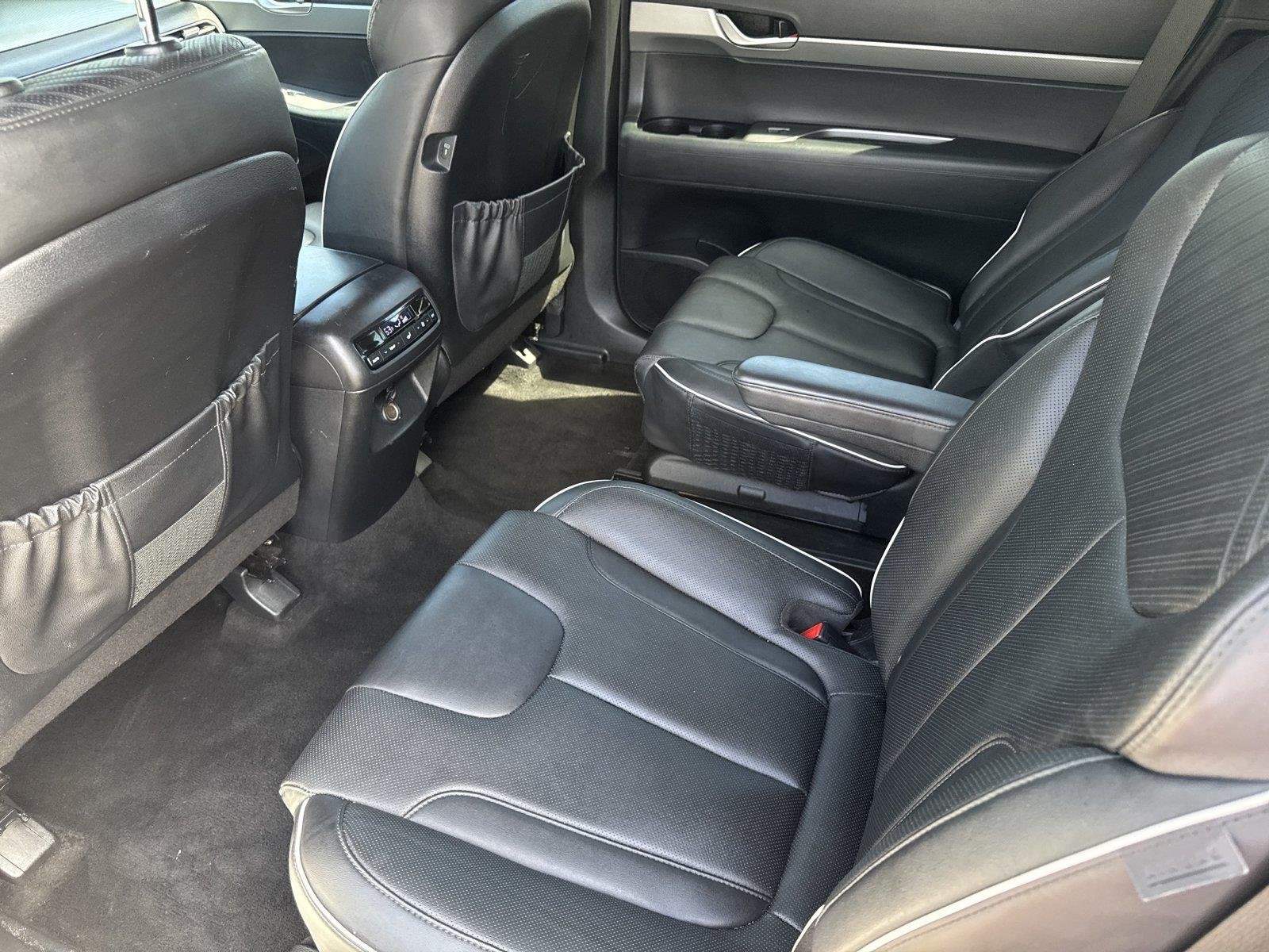Used 2024 Hyper White Hyundai SEL 7P image 25