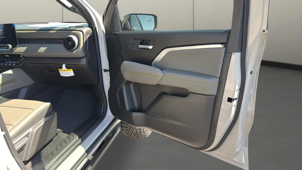 New 2026 White Chevrolet ZR2 image 15