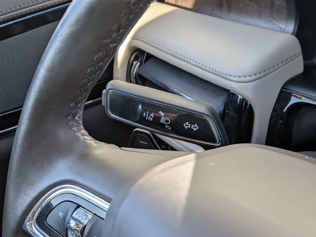 Used 2022 Pearl Metallic Lincoln Reserve image 23