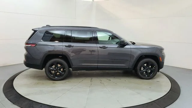 New 2026 Baltic Gray Metallic Clearcoat Jeep Limited image 11