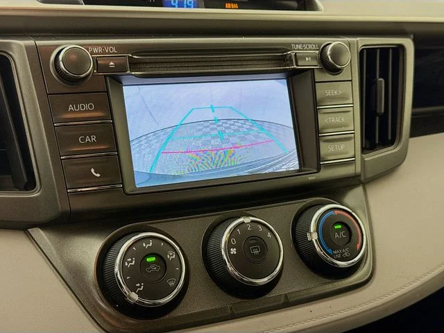 Used 2014 Gray Toyota LE image 13
