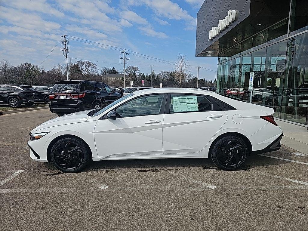 New 2026 White Hyundai SEL Sport image 2