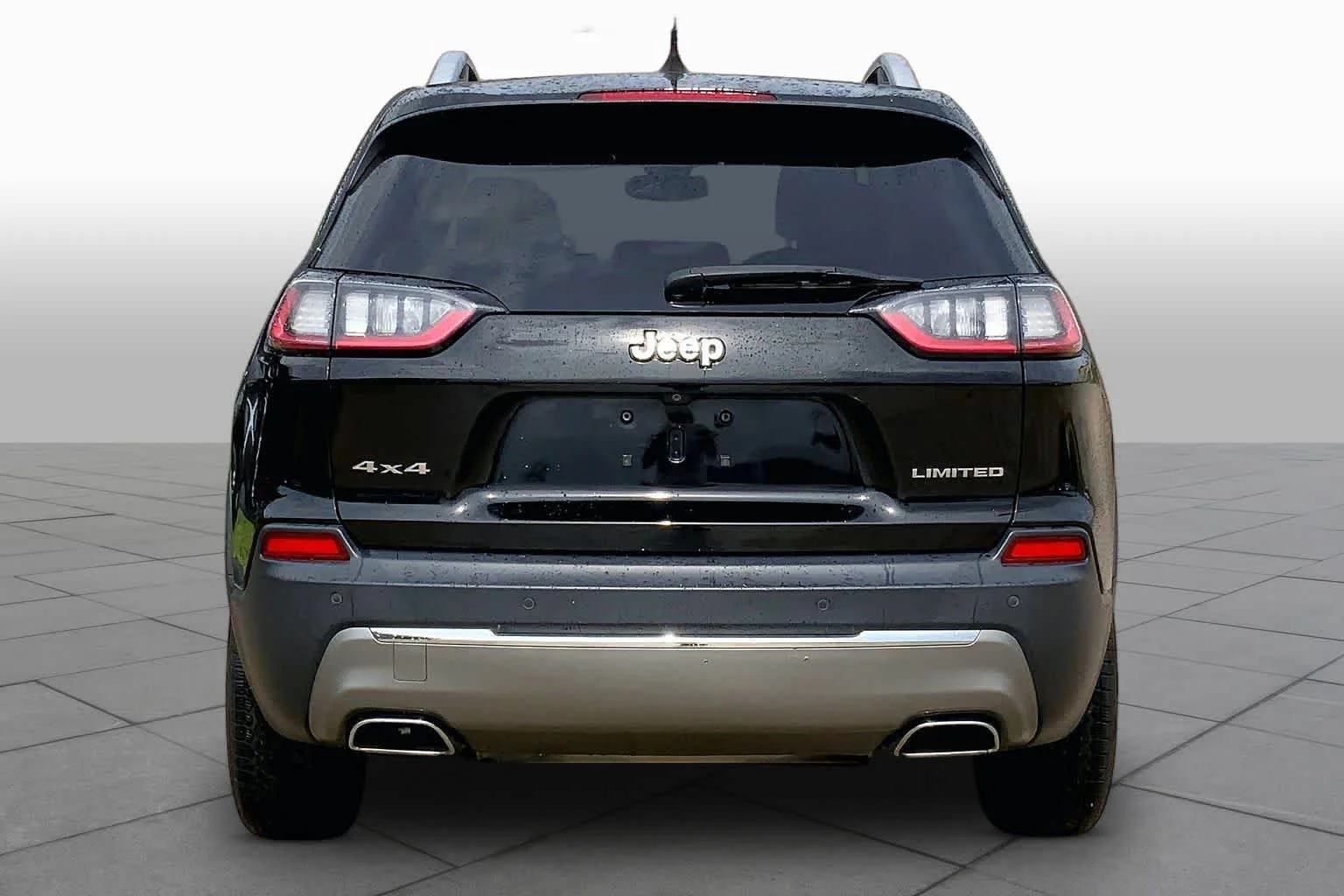 Used 2019 Diamond Black Crystal Pearlcoat Jeep Limited image 5