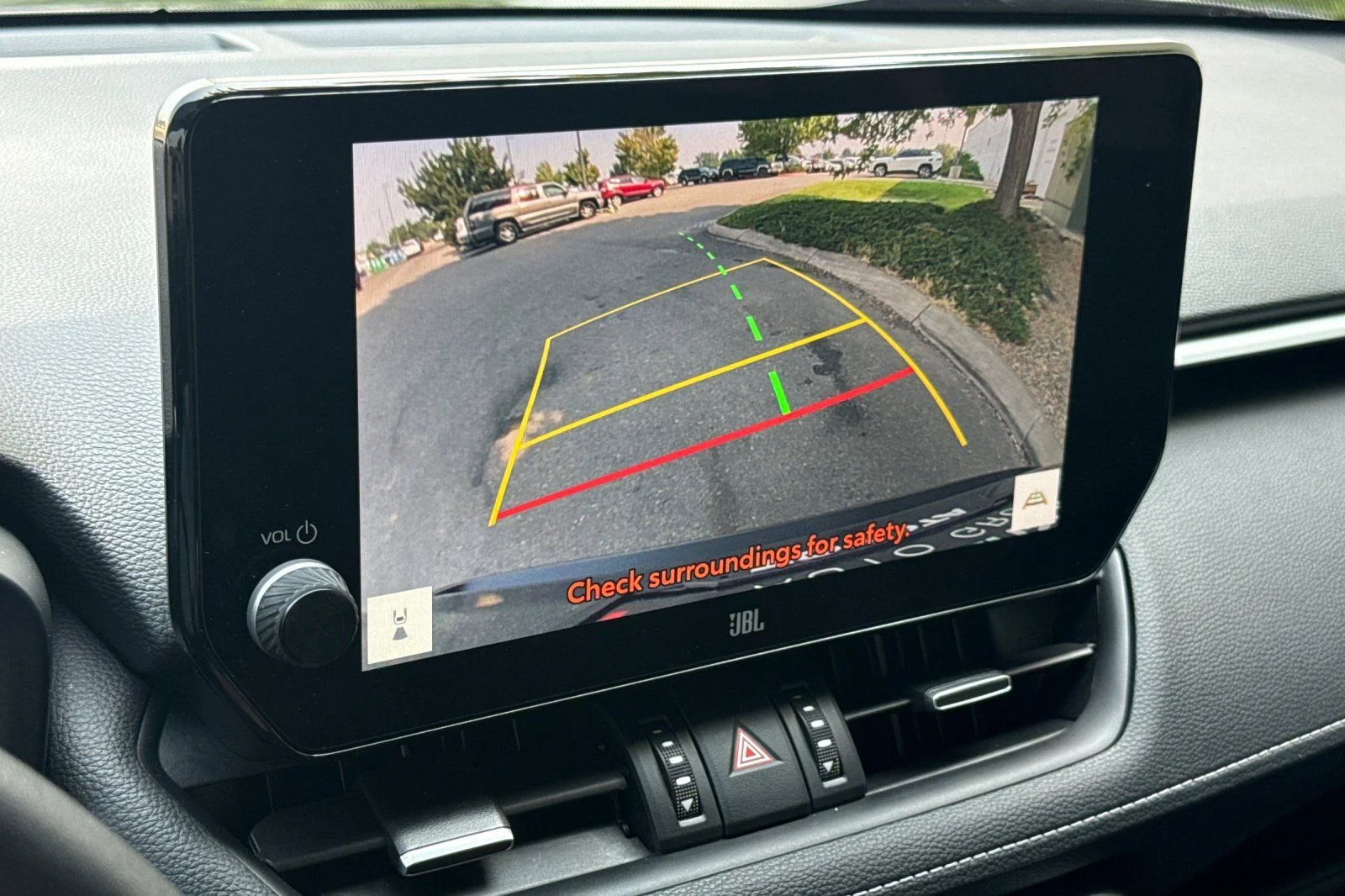 Used 2025  Toyota XLE Premium image 18