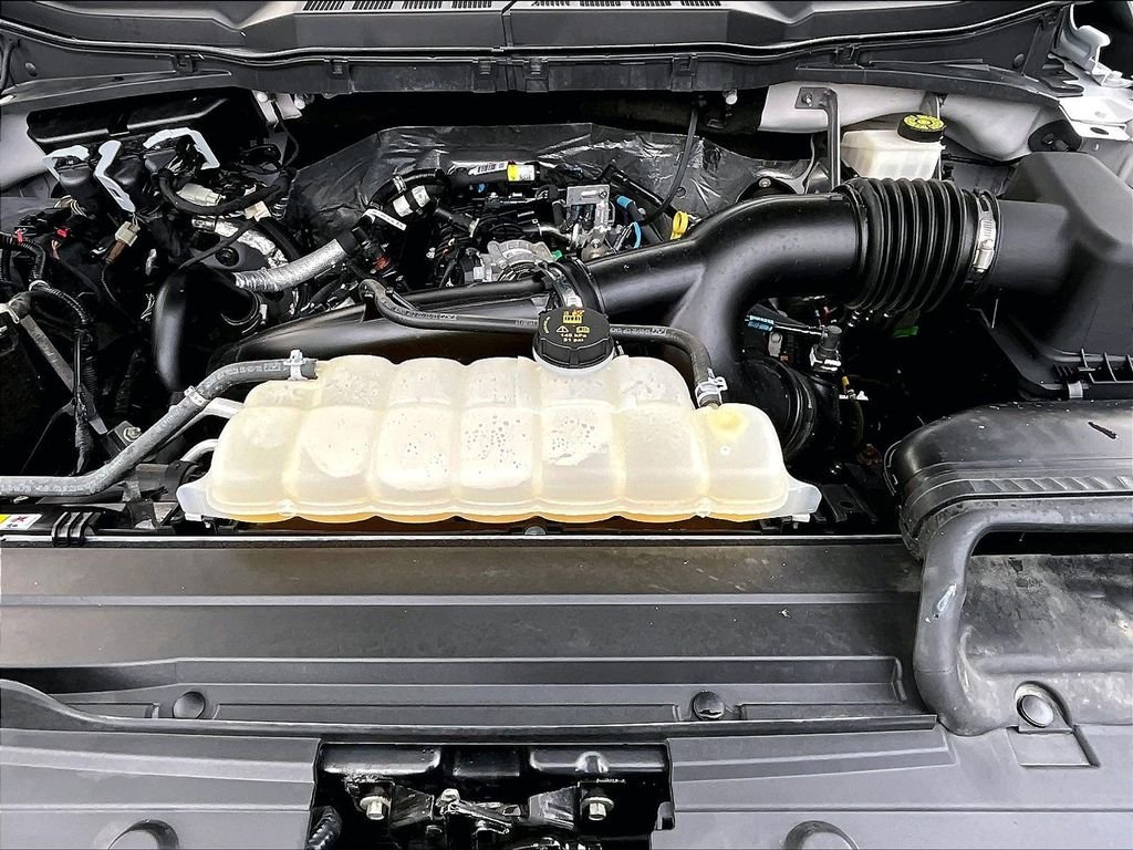 Used 2023 Oxford White Ford XLT image 10