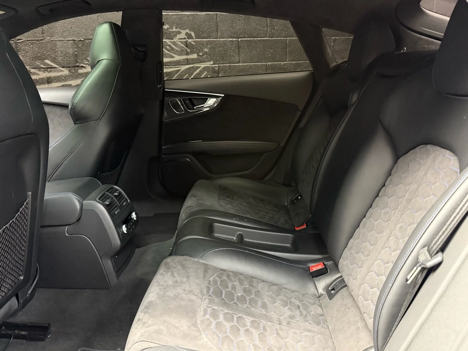 Used 2018 Black Audi 4.0T quattro performance image 26