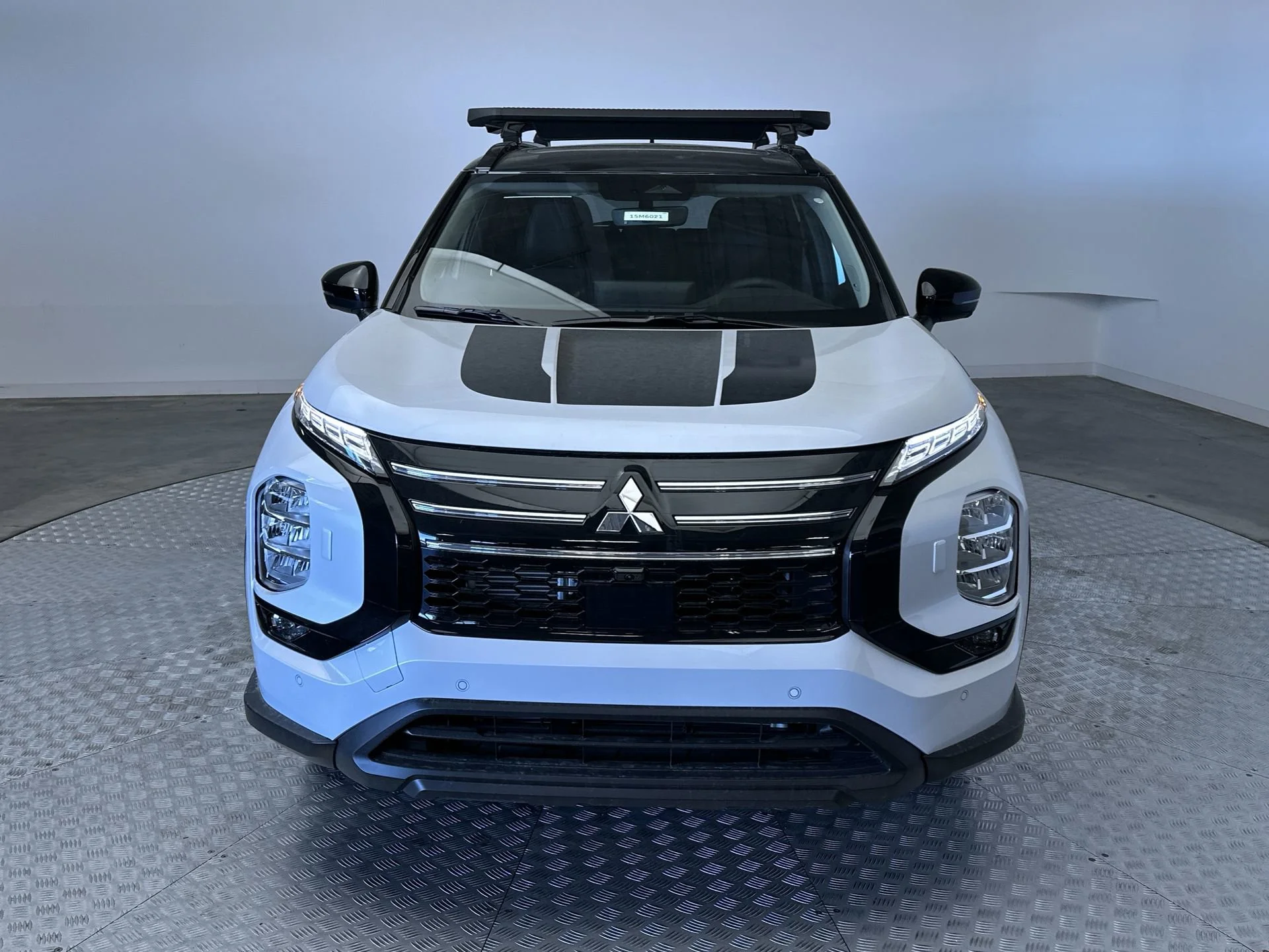 New 2026 White Diamond/Black Roof Mitsubishi Trail Edition image 30