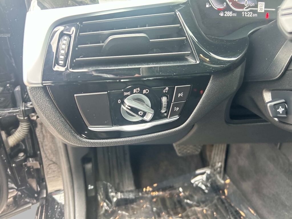 Used 2022 Black BMW 540i xDrive image 19
