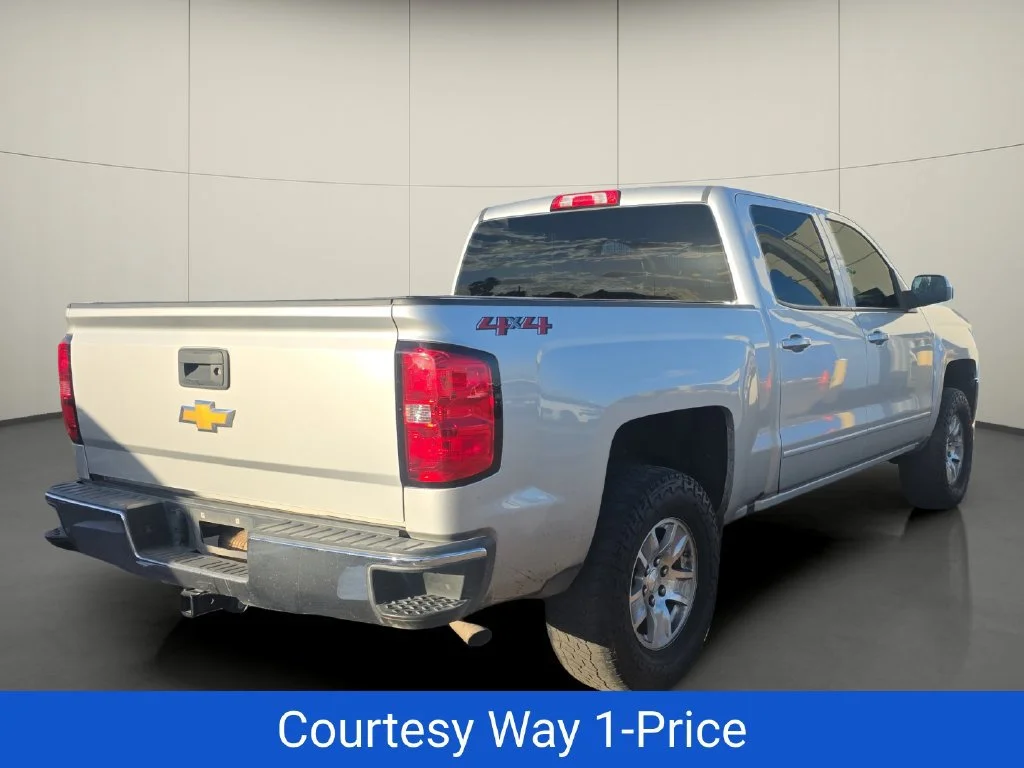 Used 2018 SILVER ICE METALLIC Chevrolet LT image 10