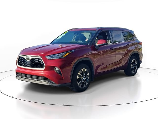 Used 2020 Red Toyota XLE image 2