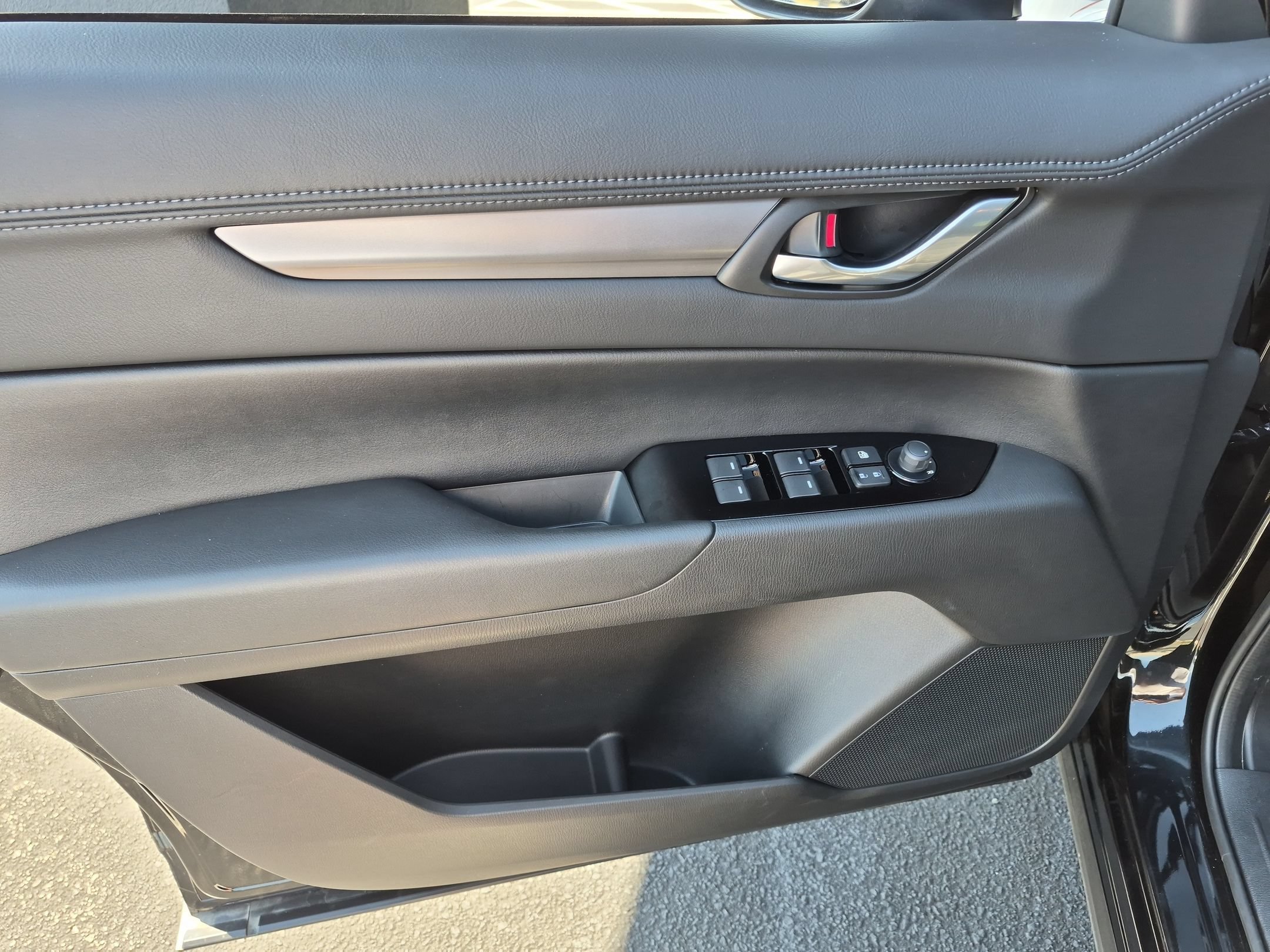 Used 2025 Jet Black Mica Mazda 2.5 S Preferred Package image 12