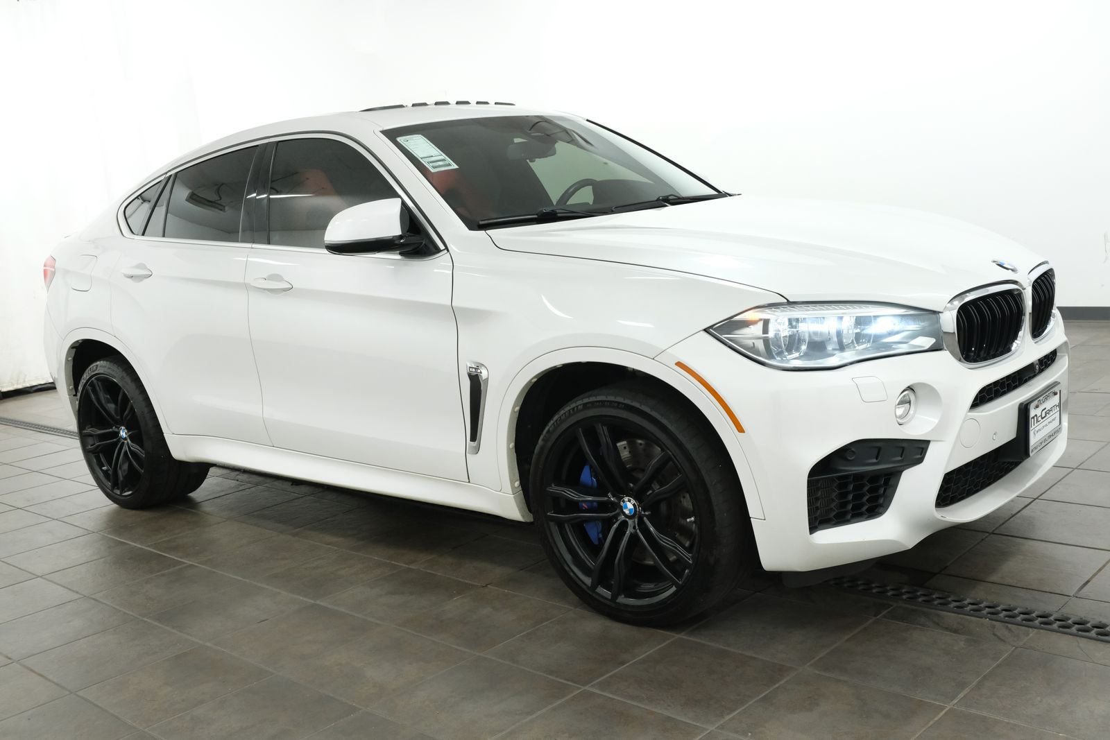 Used 2016 White Metallic BMW Base image 6