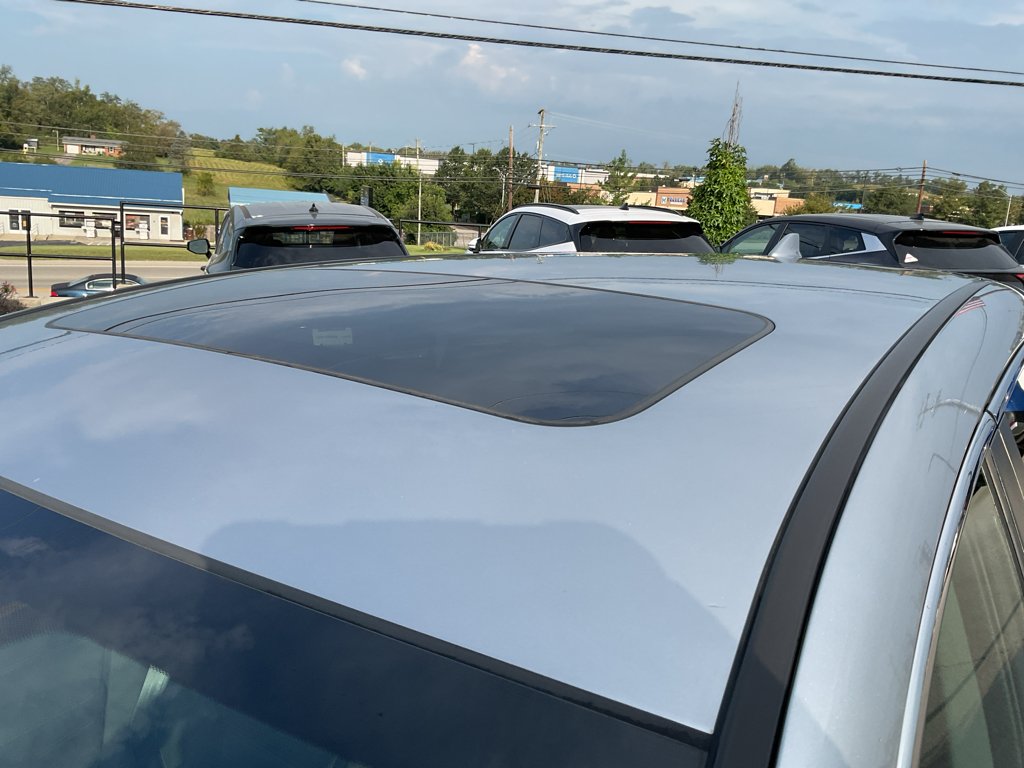 Used 2022 Lunar Silver Metallic Honda EX image 6