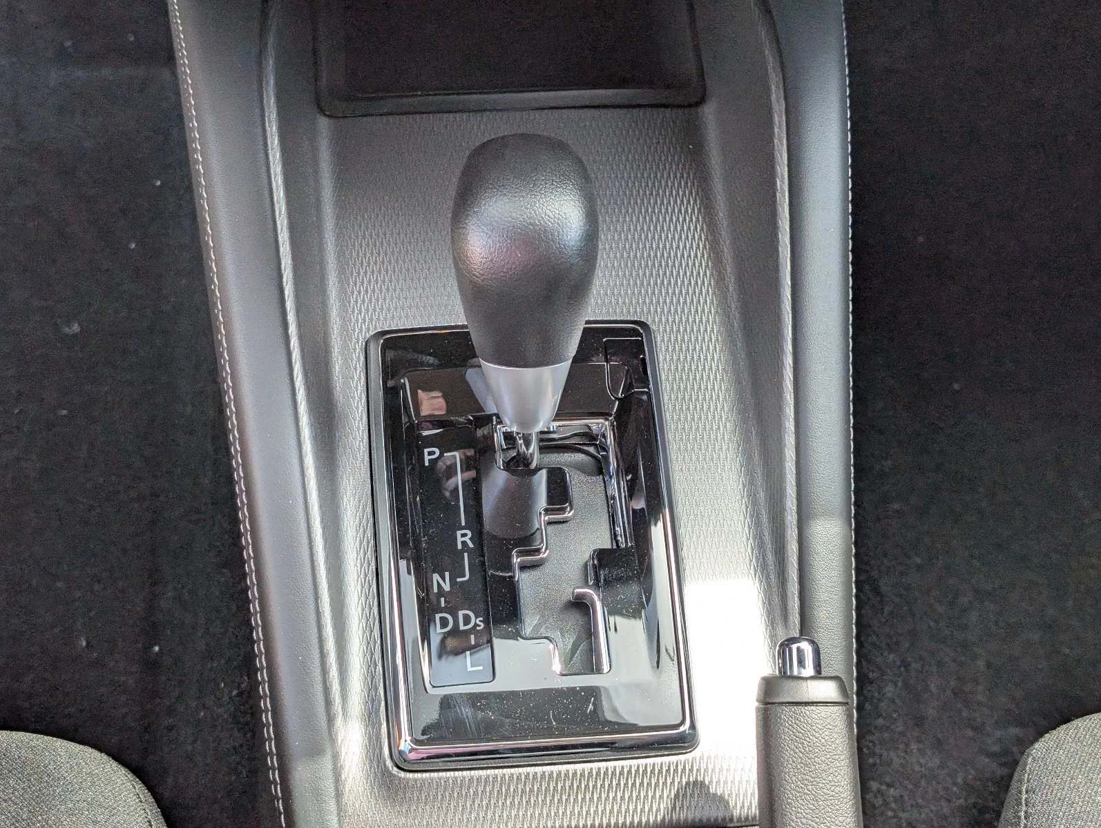 New 2027 Gray Mitsubishi 2.0 ES image 21