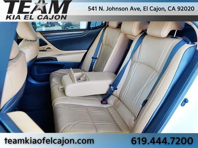 Used 2024 White Lexus 300h Ultra Luxury image 19