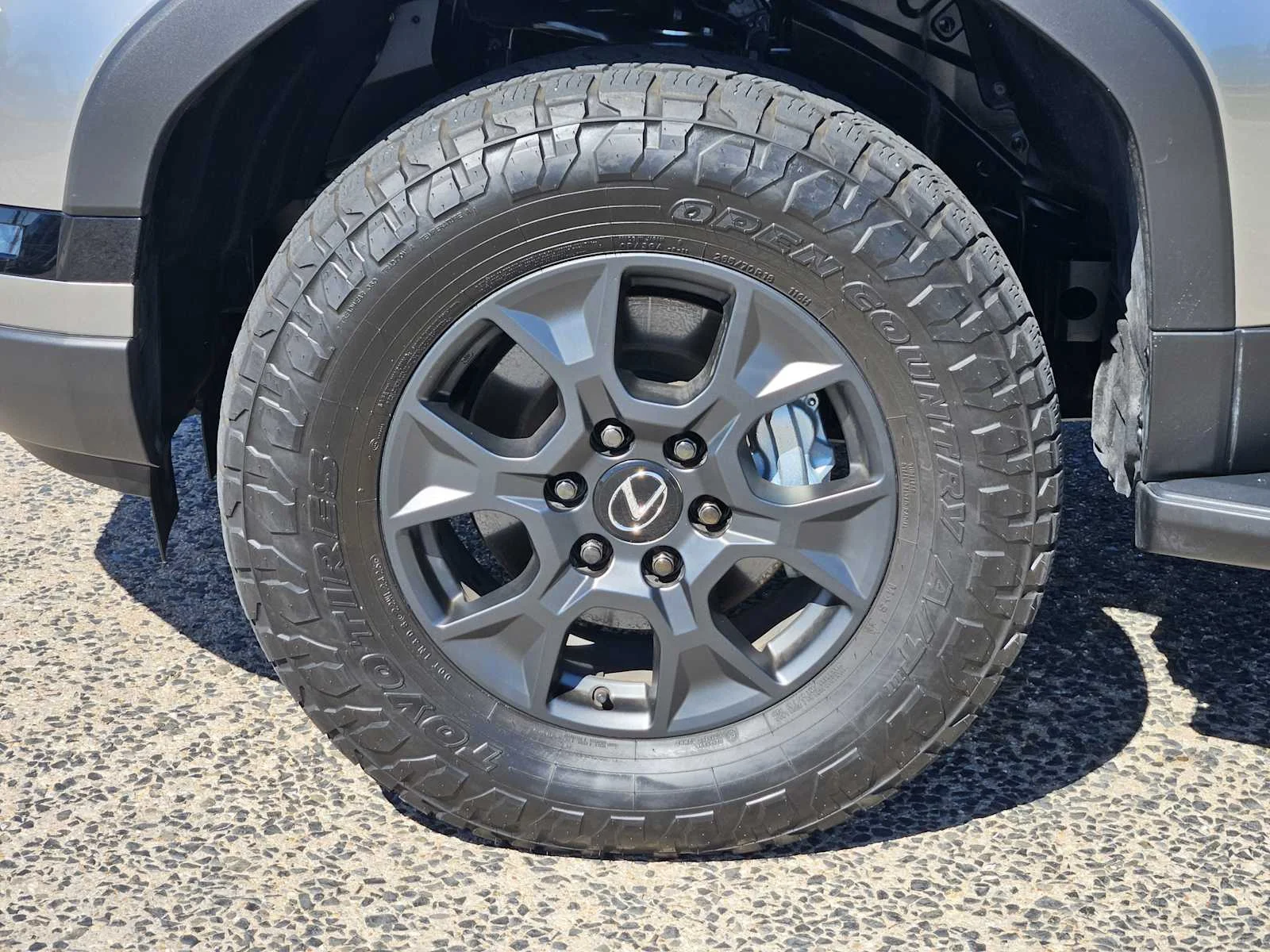 Certified Used 2025 ATOMIC SILVER (1J7) / BLA Lexus Overtrail+ image 7