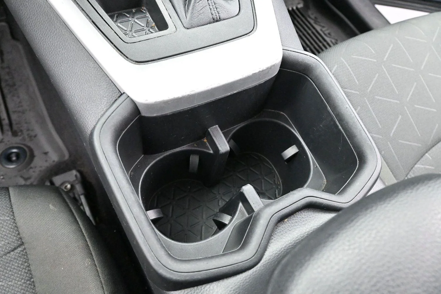 Used 2022 Magnetic Gray Metallic Toyota XLE image 18