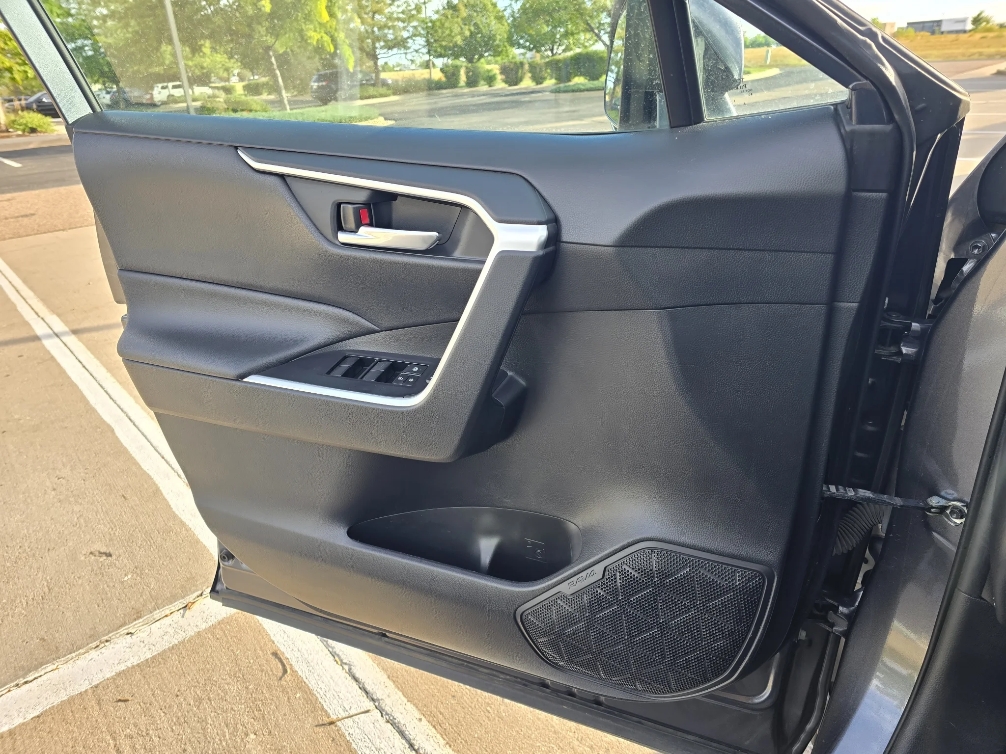 Used 2021 Magnetic Gray Metallic Toyota XLE image 17