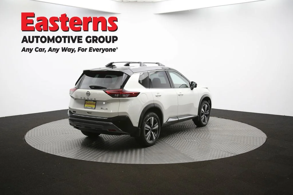 Used 2023 White Nissan SL image 44