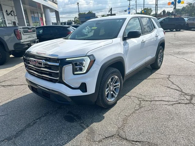 Used 2027 White GMC Elevation image 11