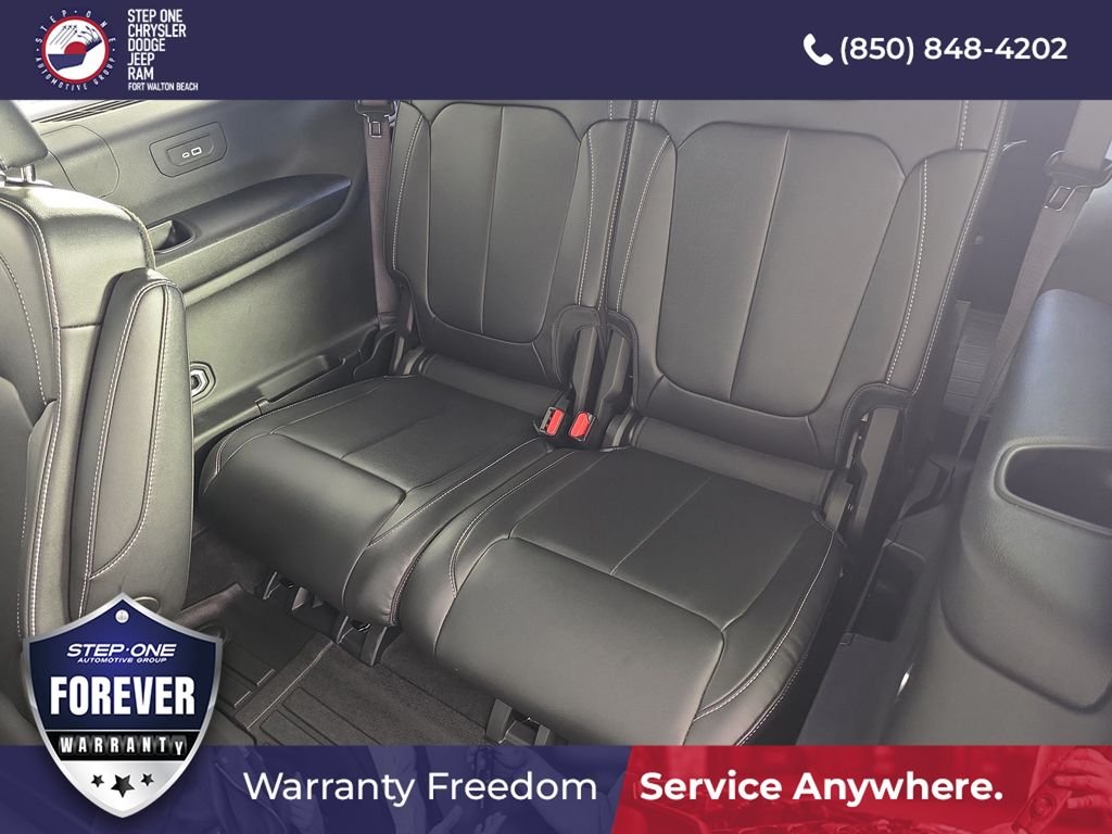 Used 2025 Silver Jeep Limited image 30
